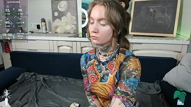 Mary Xextra online show from 03-25-26, 09:15