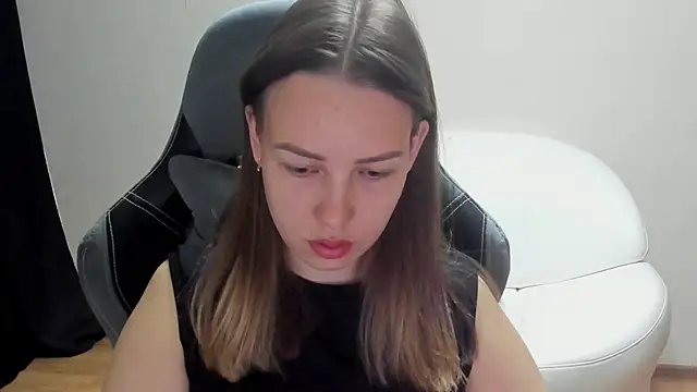 Snapshot of Mia_shy1 chatting on 06-05-26, 05:25 Mia shy1 online show from 06-05-26, 05:25
