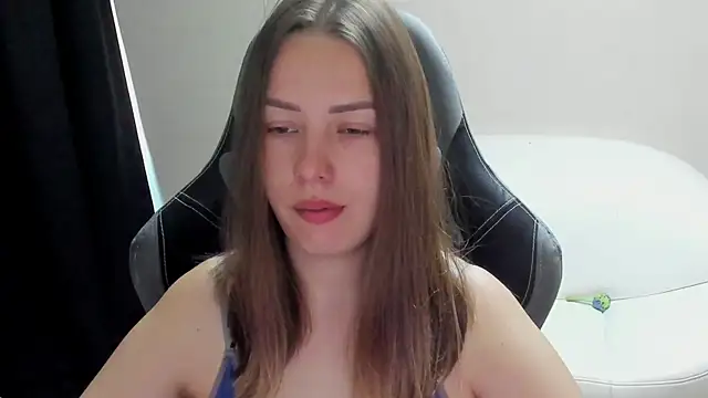 Snapshot of Mia_shy1 chatting on 06-10-26, 05:07 Mia shy1 online show from 06-10-26, 05:07