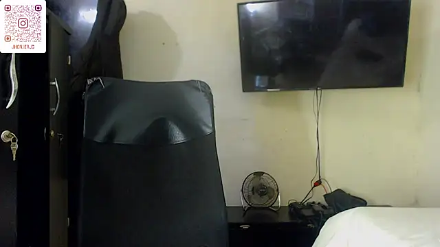 Snapshot of Real1jc chatting on 09-21-25, 04:47 Real1jc online show from 09-21-25, 04:47