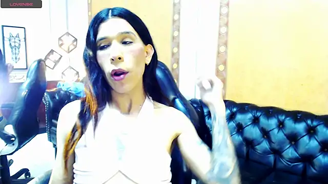 Snapshot of SaraSofia44 chatting on 09-19-25, 02:13 SaraSofia44 online show from 09-19-25, 02:13