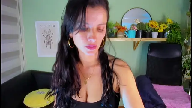 Aliiz 01 online show from 12-24-24, 03:05