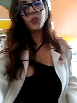 Snapshot of Lena-32 chatting on 03-17-25, 05:38 Lena-32 online show from 03-17-25, 05:38