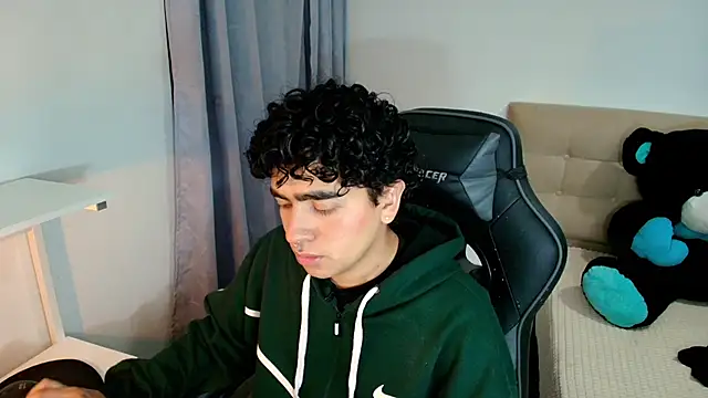  nickconnor01 online show from 12-10-24, 11:40