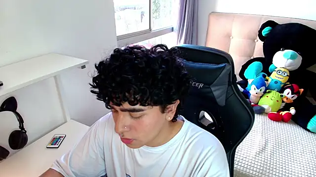  nickconnor01 online show from 12-19-24, 08:34