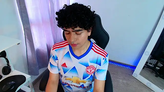  nickconnor01 online show from 01-12-25, 09:40