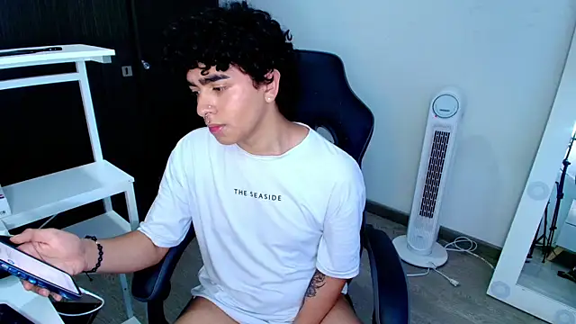  nickconnor01 online show from 01-29-25, 08:46