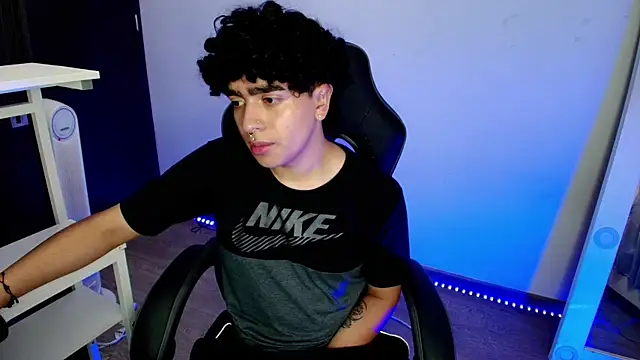  nickconnor01 online show from 02-07-25, 10:41