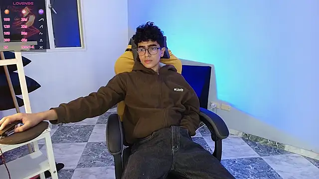  nickconnor01 online show from 09-19-25, 04:58