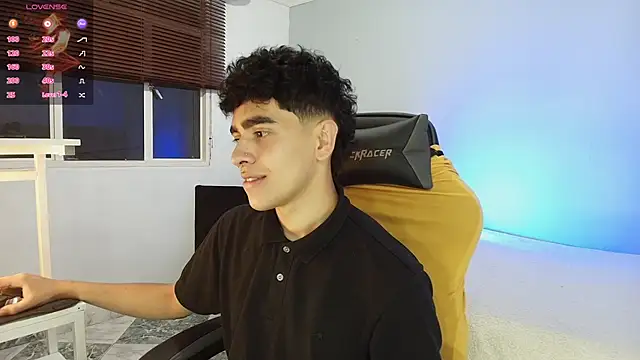  nickconnor01 online show from 10-01-25, 04:40