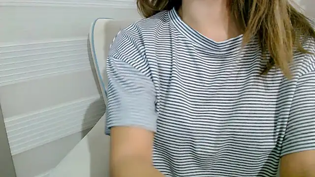 Topmodell online show from 01-18-25, 10:28