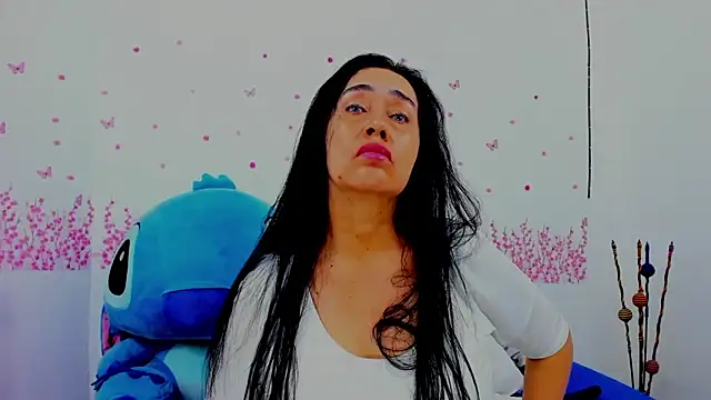 Snapshot of HorniestMilf chatting on 06-11-26, 07:45 HorniestMilf online show from 06-11-26, 07:45