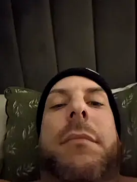 Snapshot of Joinus1988 chatting on 12-14-25, 09:52 Joinus1988 online show from 12-14-25, 09:52