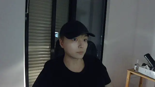 Tkcqcc online show from 03-10-25, 01:43