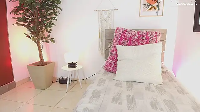 Eyleen 24 online show from 03-06-25, 08:16