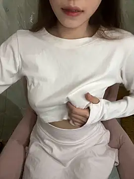 Snapshot of Pink_Pretty chatting on 01-23-25, 04:37 Pink Pretty online show from 01-23-25, 04:37