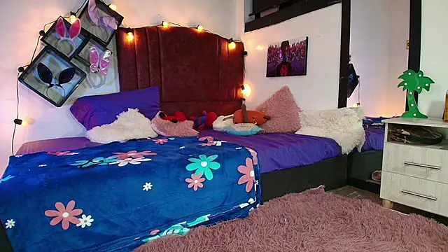 Snapshot of alisson_zafiro_ chatting on 03-07-25, 06:13 alisson zafiro online show from 03-07-25, 06:13