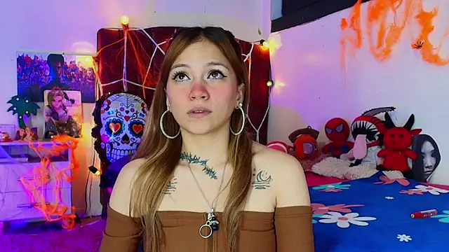 Snapshot of alisson_zafiro_ chatting on 10-29-25, 03:31 alisson zafiro online show from 10-29-25, 03:31