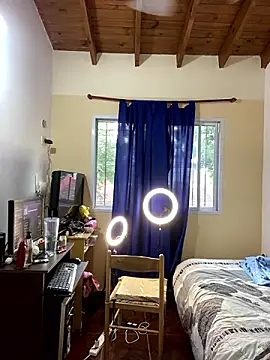 Snapshot of FlorBich chatting on 12-05-24, 10:12 FlorBich online show from 12-05-24, 10:12