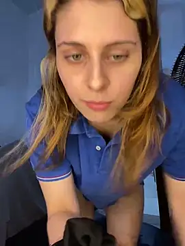 Snapshot of FlorBich chatting on 01-27-25, 06:52 FlorBich online show from 01-27-25, 06:52