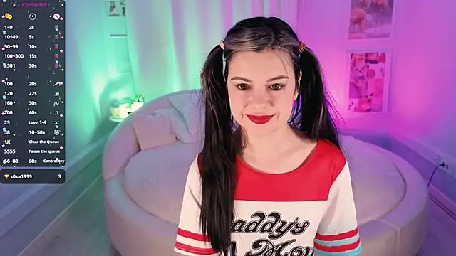 Snapshot of Lil_Amelie chatting on 11-21-25, 07:51 Lil Amelie online show from 11-21-25, 07:51