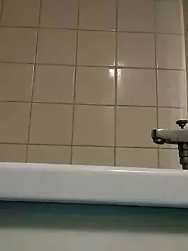 Snapshot of wedge75 chatting on 01-11-25, 08:33 wedge75 online show from 01-11-25, 08:33