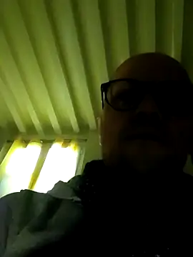 Snapshot of wedge75 chatting on 10-16-25, 09:10 wedge75 online show from 10-16-25, 09:10