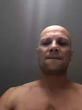 Snapshot of wedge75 chatting on 10-23-25, 08:35 wedge75 online show from 10-23-25, 08:35