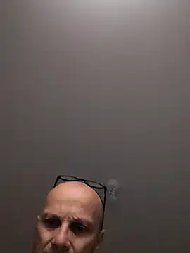 Snapshot of wedge75 chatting on 11-14-25, 06:06 wedge75 online show from 11-14-25, 06:06