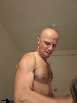 wedge75 online show from 04-12-26, 05:07