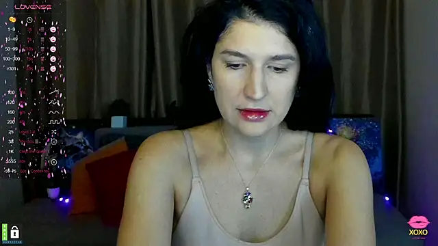 Alianna Solo Kisses online show from 02-13-25, 06:30