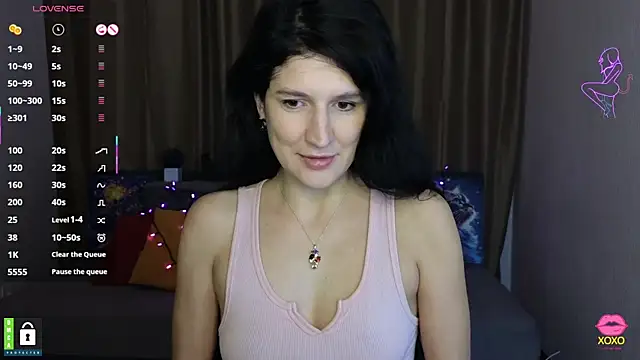 Alianna Solo Kisses online show from 03-06-25, 06:30