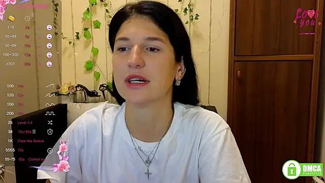 Alianna Solo Kisses online show from 09-17-25, 05:31