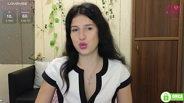 Alianna Solo Kisses online show from 10-25-25, 05:26