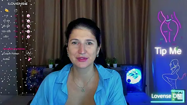 Alianna Solo Kisses online show from 10-31-25, 06:25