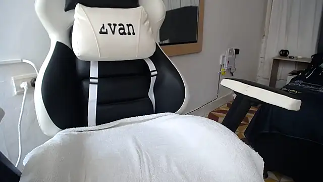 Valerioe online show from 02-17-25, 02:59