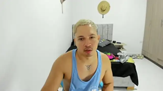 Snapshot of Valerioe chatting on 05-06-26, 03:50 Valerioe online show from 05-06-26, 03:50