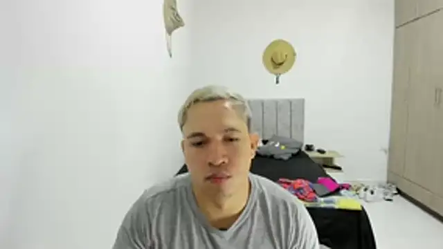 Snapshot of Valerioe chatting on 05-12-26, 03:09 Valerioe online show from 05-12-26, 03:09