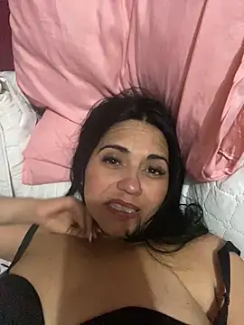 paolagomez  online show from 01-12-25, 11:47