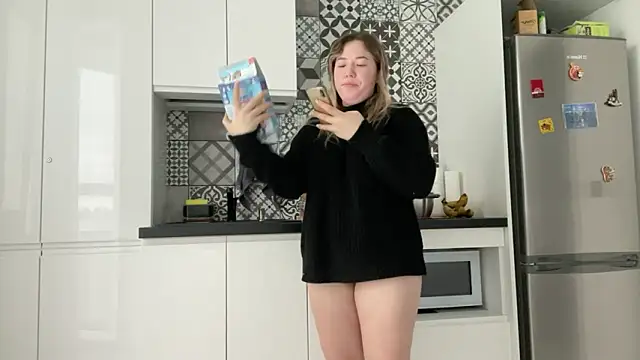 Embersweetbunny online show from 01-29-25, 10:58