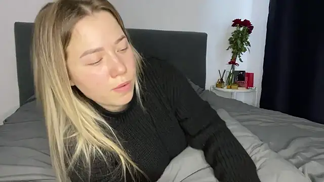 Embersweetbunny online show from 01-29-25, 02:00