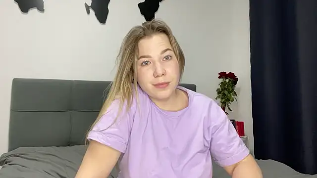 Embersweetbunny online show from 01-29-25, 05:02