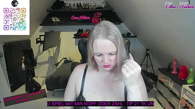 caro kitten online show from 10-25-25, 10:12