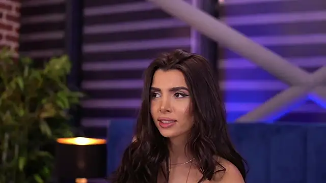 Snapshot of NicoleCellini chatting on 01-16-25, 12:45 NicoleCellini online show from 01-16-25, 12:45