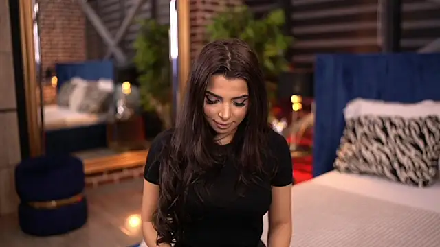 Snapshot of NicoleCellini chatting on 01-31-25, 06:25 NicoleCellini online show from 01-31-25, 06:25