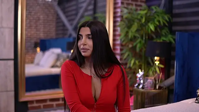 Snapshot of NicoleCellini chatting on 11-16-25, 06:57 NicoleCellini online show from 11-16-25, 06:57