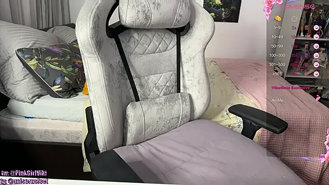 Snapshot of unicornsfeet chatting on 03-20-25, 04:09 unicornsfeet online show from 03-20-25, 04:09