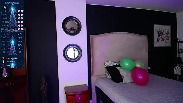 Snapshot of lia_huan chatting on 12-27-24, 05:59 lia huan online show from 12-27-24, 05:59