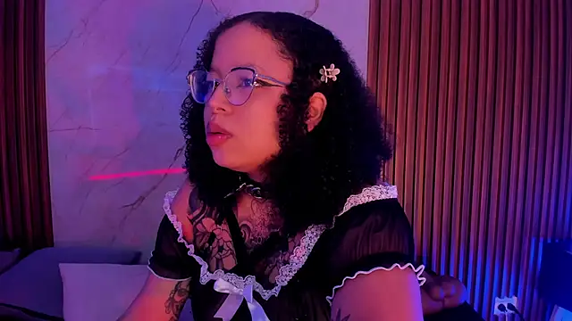 Snapshot of Emiilycollins chatting on 10-26-25, 02:50 Emiilycollins online show from 10-26-25, 02:50