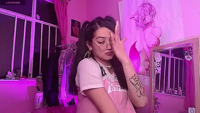 Snapshot of moonfiredancer chatting on 09-25-25, 02:59 moonfiredancer online show from 09-25-25, 02:59